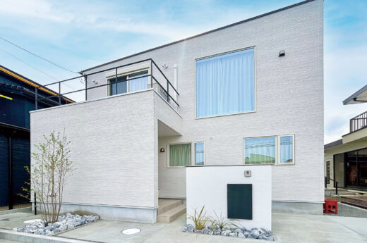 開放感あふれる玄関吹き抜けの魅力