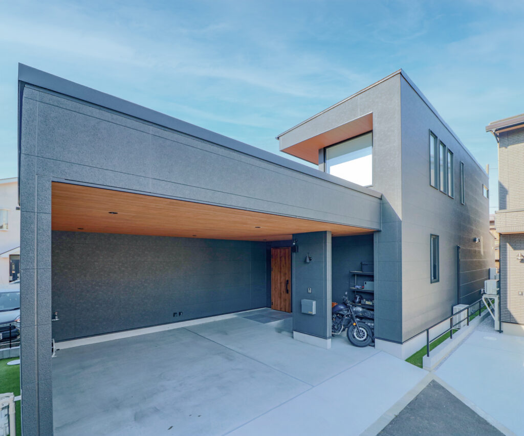 オープンガレージ×土間リビングの家