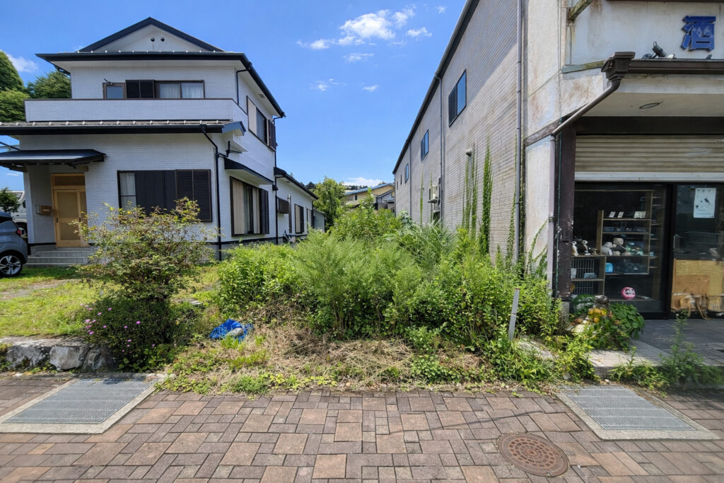 【箱根町箱根】１区画　-建築条件なし-　 自然豊かな環境×湖まで徒歩３分×商業地域