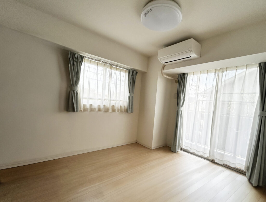 ルモンドヴェール宮前平【南東向きのため、窓から陽の光がたっぷりと差し込みます♪】